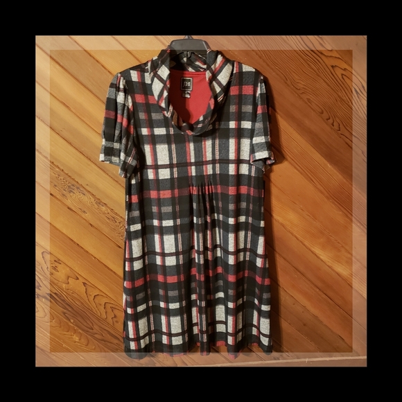 Jessica Howard Dresses & Skirts - Jessica Howard Plaid shift dress with cowl neck